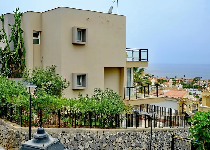 Del Mar La Tagora Panoramic Villa *