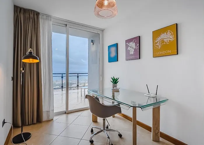 Del Mar La Tagora Panoramic Villa *